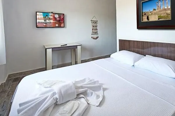 Ada Hotel 3*